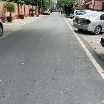 Parking in 3 BHK Apartment at Mansrovar Apartment, Sector 52 – for Rent