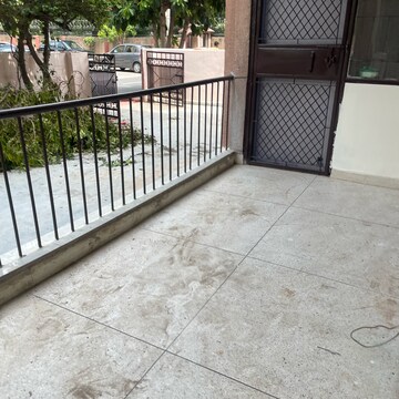 Balcony in 3 BHK Apartment at Mansrovar Apartment, Sector 52 – for Rent