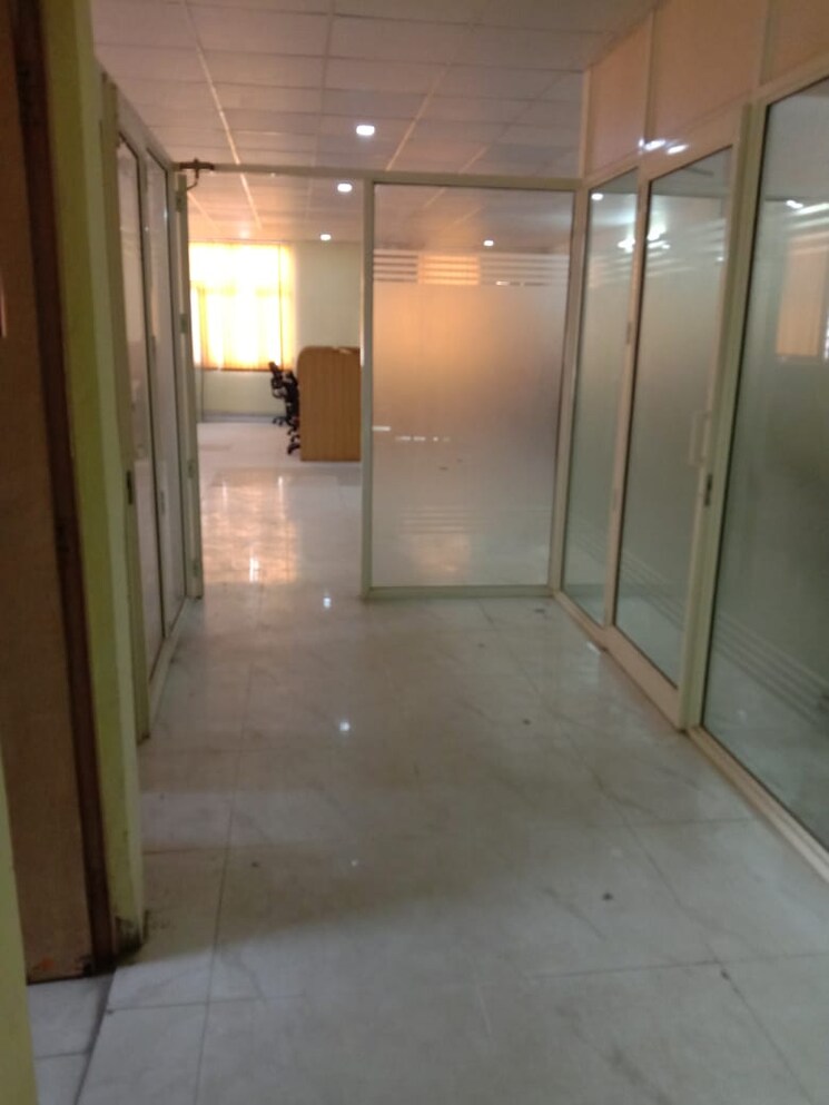 Room, sector 58 Commercial Office Space 3500 Sq.Ft. In Sector 58 Noida 9047803
