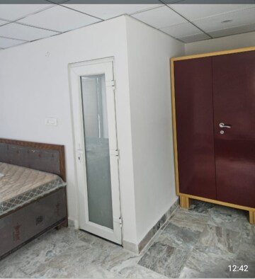 Room in 2 BHK Builder Floor at Sector 38 – for Rent