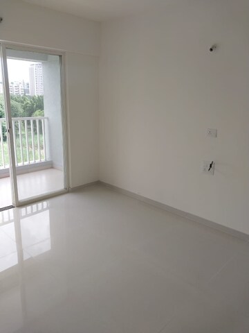 Room in 2 BHK Apartment at Sukhwani Hermosa Casa, Mundhwa – for Rent