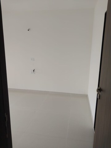 Room in 2 BHK Apartment at Sukhwani Hermosa Casa, Mundhwa – for Rent