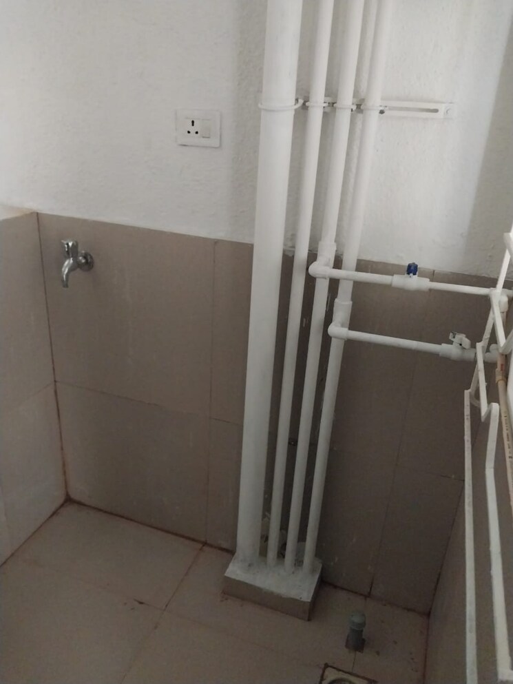 Bathroom, sukhwani-hermosa-casa 2 Bedroom 784 Sq.Ft. Apartment In Mundhwa Pune 9047883