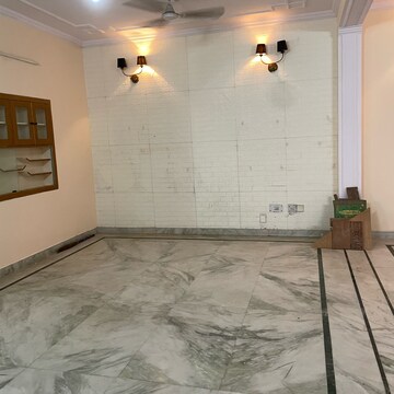 Room in 3 BHK Independent House at Sector 71 – for Rent