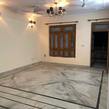 Room in 3 BHK Independent House at Sector 71 – for Rent