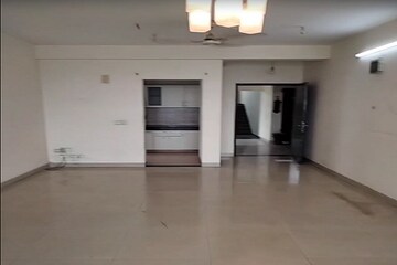 Room in 3 BHK Apartment at Omaxe Grand, Sector 93b – for Rent