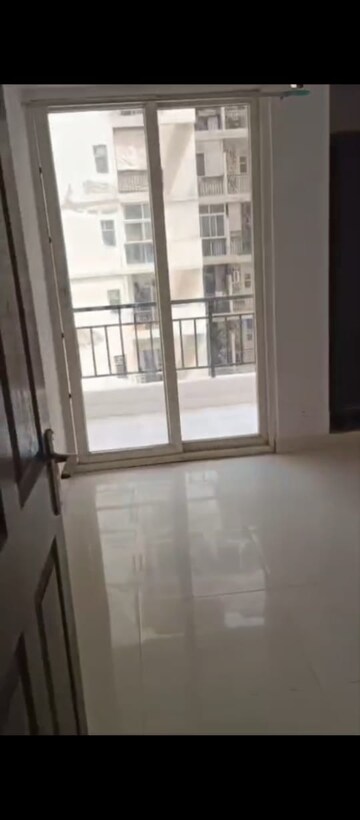 Room in 2 BHK Apartment at Ajnara Le Garden, Sector 16b Greater Noida – for Sale