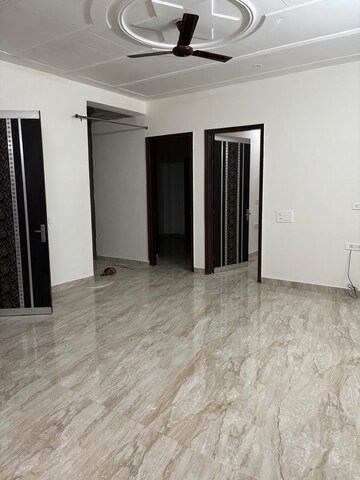 Room in 2 BHK Builder Floor at Sector 45 – for Rent