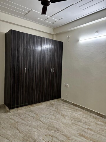 Room in 2 BHK Builder Floor at Sector 45 – for Rent