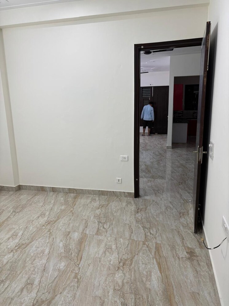 Room, sector 45 2 Bedroom 1200 Sq.Ft. Builder Floor In Sector 45 Gurgaon 9047981
