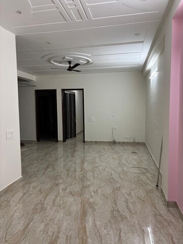Room in 2 BHK Builder Floor at Sector 45 – for Rent