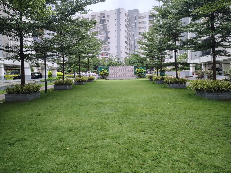 Garden, vasavi-sri-nilayam 3 Bedroom 1650 Sq.Ft. Apartment In Lb Nagar Hyderabad 9047644