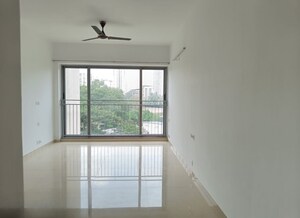 Room in 2 BHK Apartment at Kalpataru Sunrise Grande, Kolshet Road – for Sale