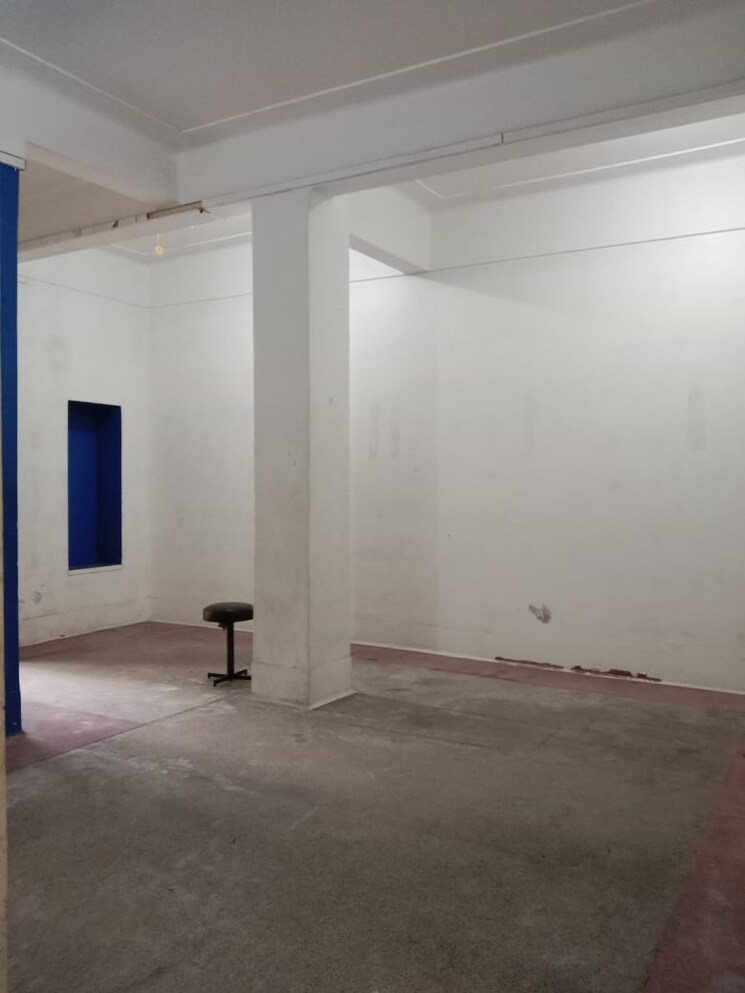 Room, chetla Commercial Office Space 2100 Sq.Ft. In Chetla Kolkata 9047985