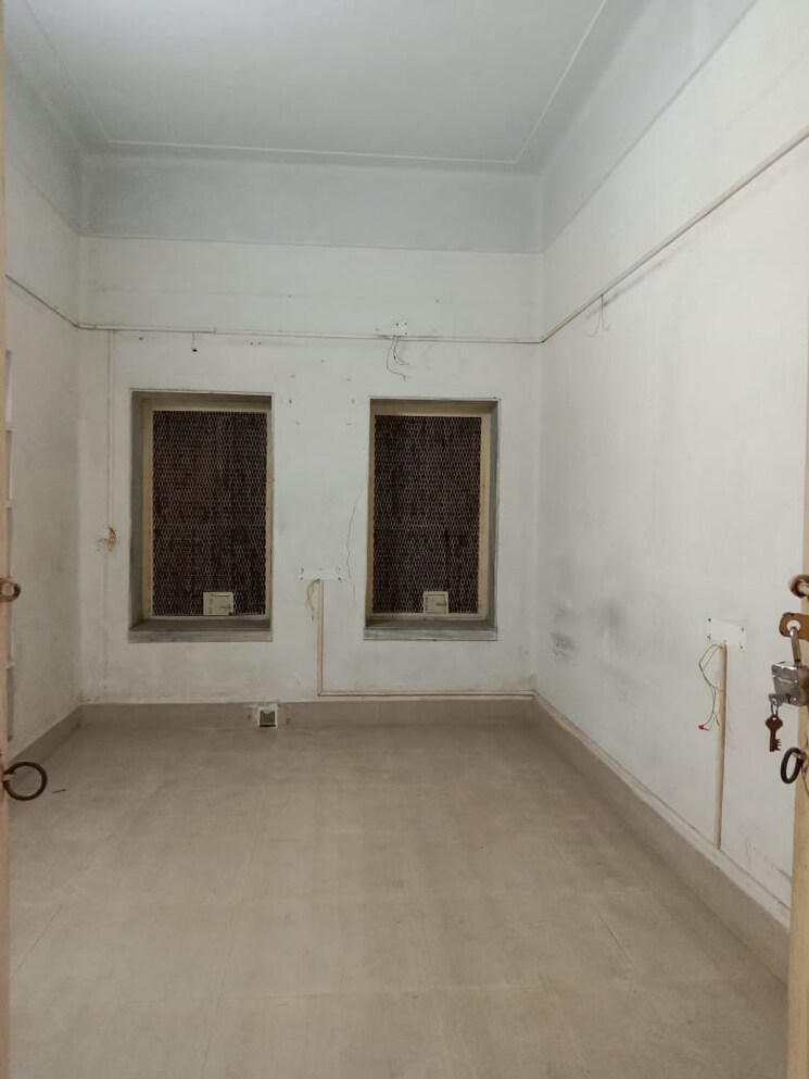 undefined, chetla Commercial Office Space 2100 Sq.Ft. In Chetla Kolkata 9047985