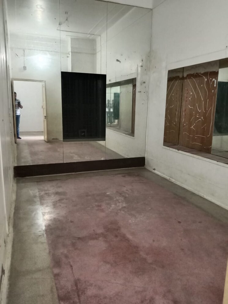 Room, chetla Commercial Office Space 2100 Sq.Ft. In Chetla Kolkata 9047985