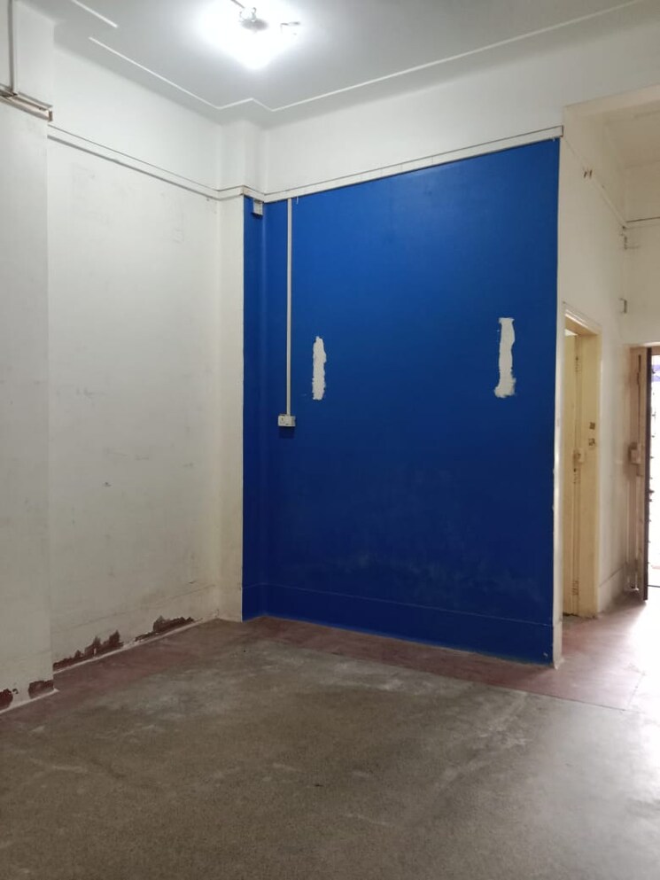 Room, chetla Commercial Office Space 2100 Sq.Ft. In Chetla Kolkata 9047985