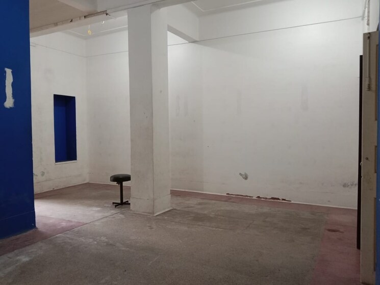 Room, chetla Commercial Office Space 2100 Sq.Ft. In Chetla Kolkata 9047985