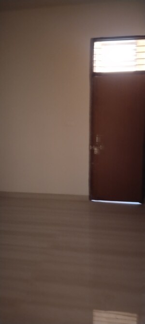 Room in 3.5 BHK Builder Floor at Sanjay Nagar – for Sale