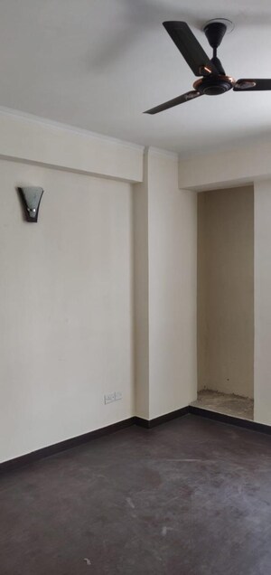 Room in 3 BHK Apartment at GH-7 Crossings Republik, Vijay Nagar – for Sale