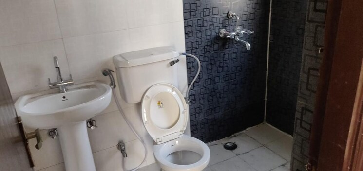 Bathroom, gh-7-crossings-republik 3 Bedroom 1725 Sq.Ft. Apartment In Vijay Nagar Ghaziabad 9048046