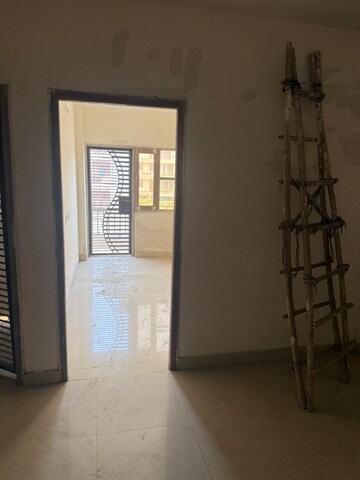 Room in 2 BHK Builder Floor at Sector 63 – for Sale