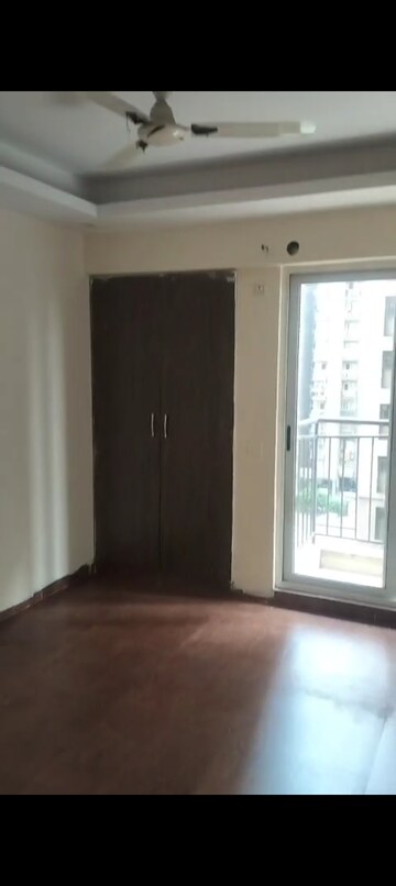 Room in 3 BHK Apartment at Aditya World City, Shahpur Bamheta – for Rent