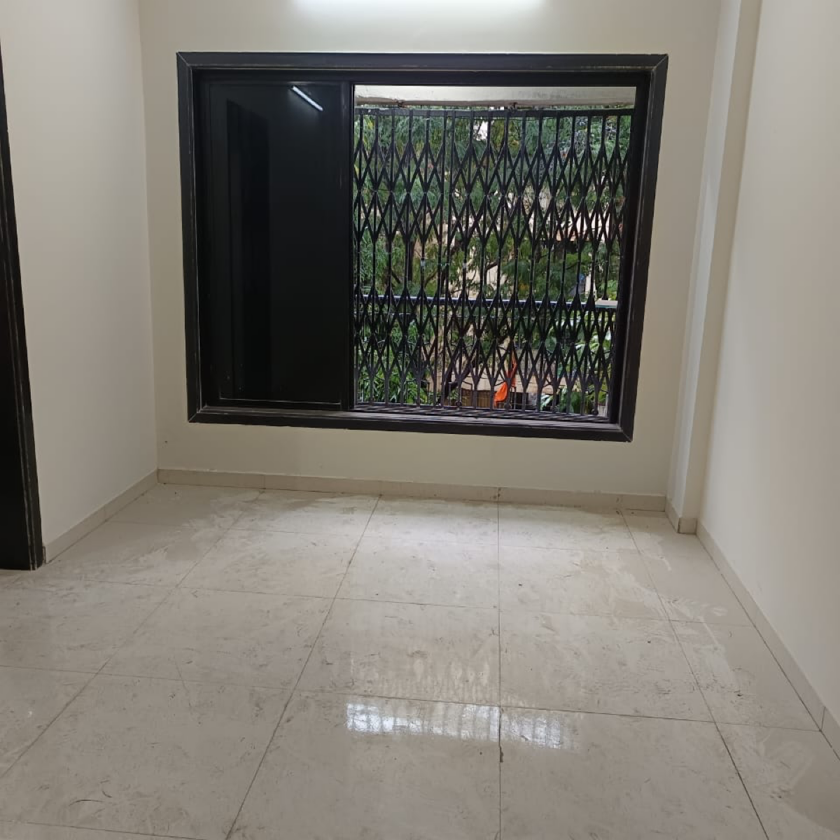 1 BHK 625 Sq.Ft. Apartment in Raj Mandir Complex