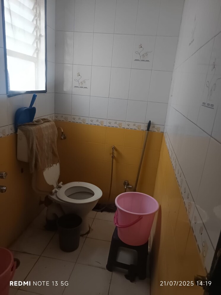 Bathroom, shanti-vihar 2 Bedroom 1000 Sq.Ft. Apartment In Bavdhan Pune 9048193