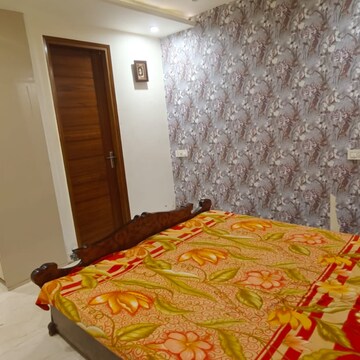 Bedroom in 3 BHK Apartment at Lake View Complex, Kishanpura – for Rent
