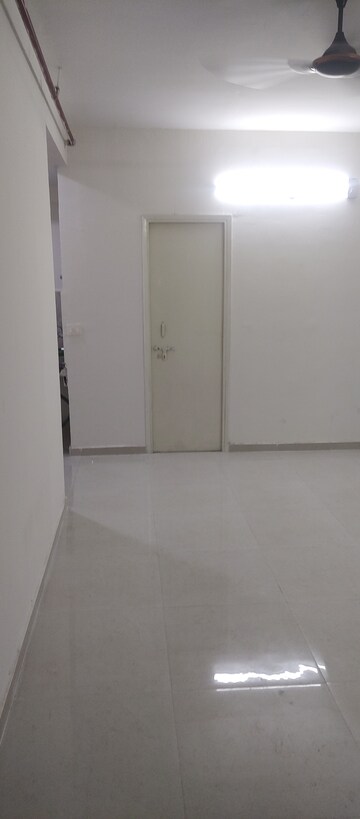 Room in 2 BHK Apartment at Signature The Millennia 2, Sector 37d – for Rent