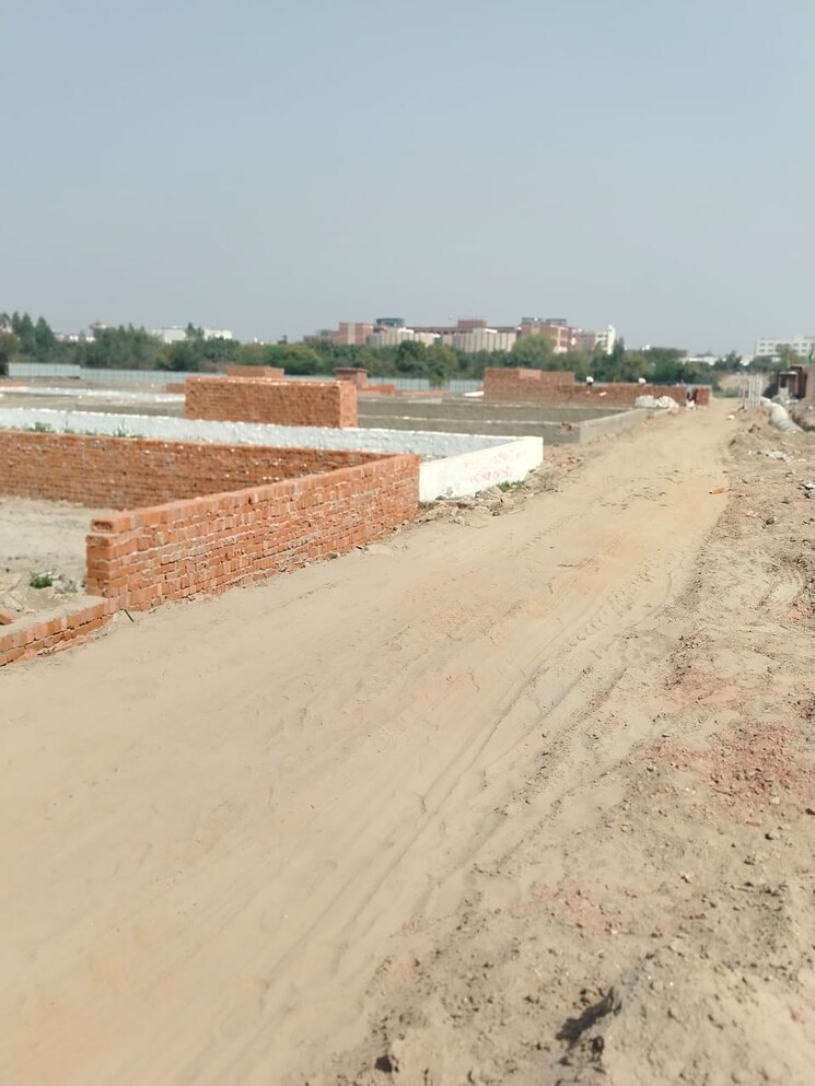 undefined, sector 144  50 Sq.Yd. Plot In Sector 144 Noida 9048283