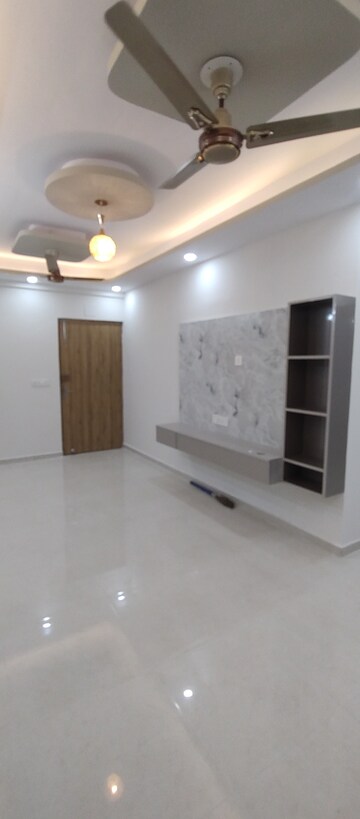 Room in 2 BHK Apartment at Sector 37d – for Rent