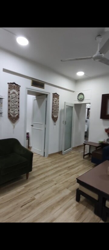 Team Area in 1.5 BHK Apartment at Mazgaon – for Rent
