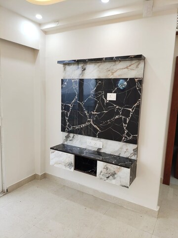 Room in 4 BHK Apartment at Vipul World Floors, Sector 48 – for Sale