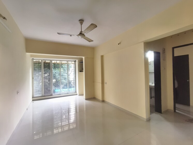 Room, rosa-classique 1 Bedroom 650 Sq.Ft. Apartment In Kasarvadavali Thane 9048376
