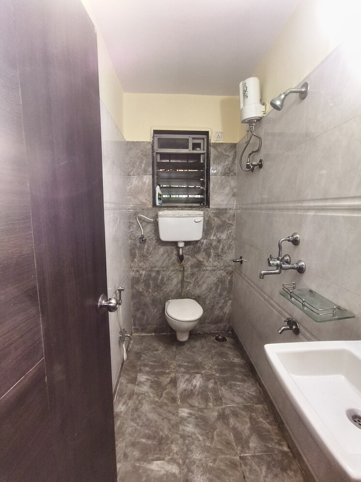 Bathroom, rosa-classique 1 Bedroom 650 Sq.Ft. Apartment In Kasarvadavali Thane 9048376