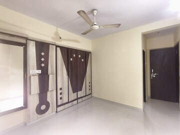 Room in 1 BHK Apartment at Rosa Classique, Kasarvadavali – for Rent