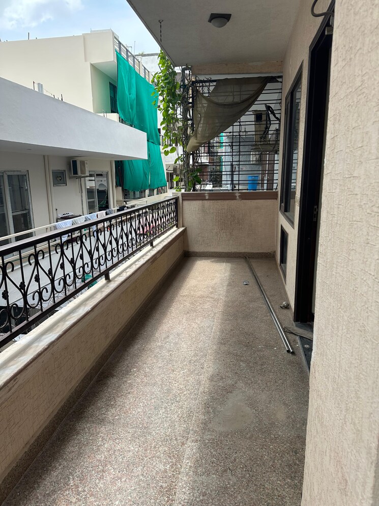 Balcony, sector 45 3 Bedroom 2000 Sq.Ft. Builder Floor In Sector 45 Gurgaon 9048382