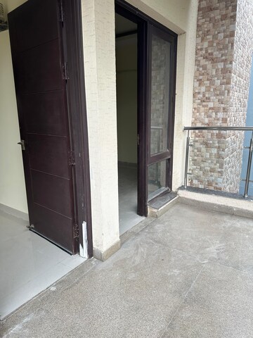Room in 3 BHK Builder Floor at Sector 45 – for Rent