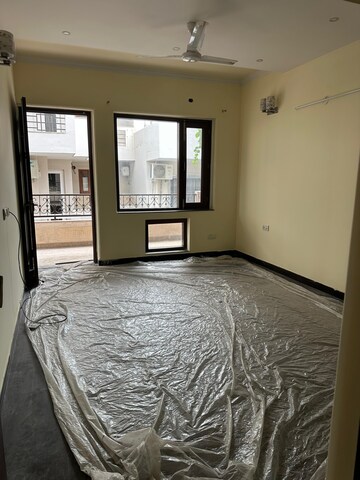 Bedroom in 3 BHK Builder Floor at Sector 45 – for Rent