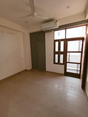 Room in 2 BHK Builder Floor at Sector 45 – for Rent