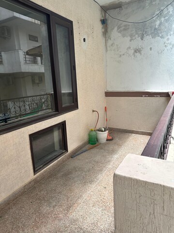Balcony in 2 BHK Builder Floor at Sector 45 – for Rent