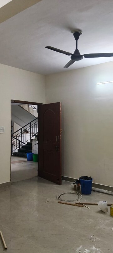 Room in 2 BHK Independent House at Gomti Nagar – for Rent