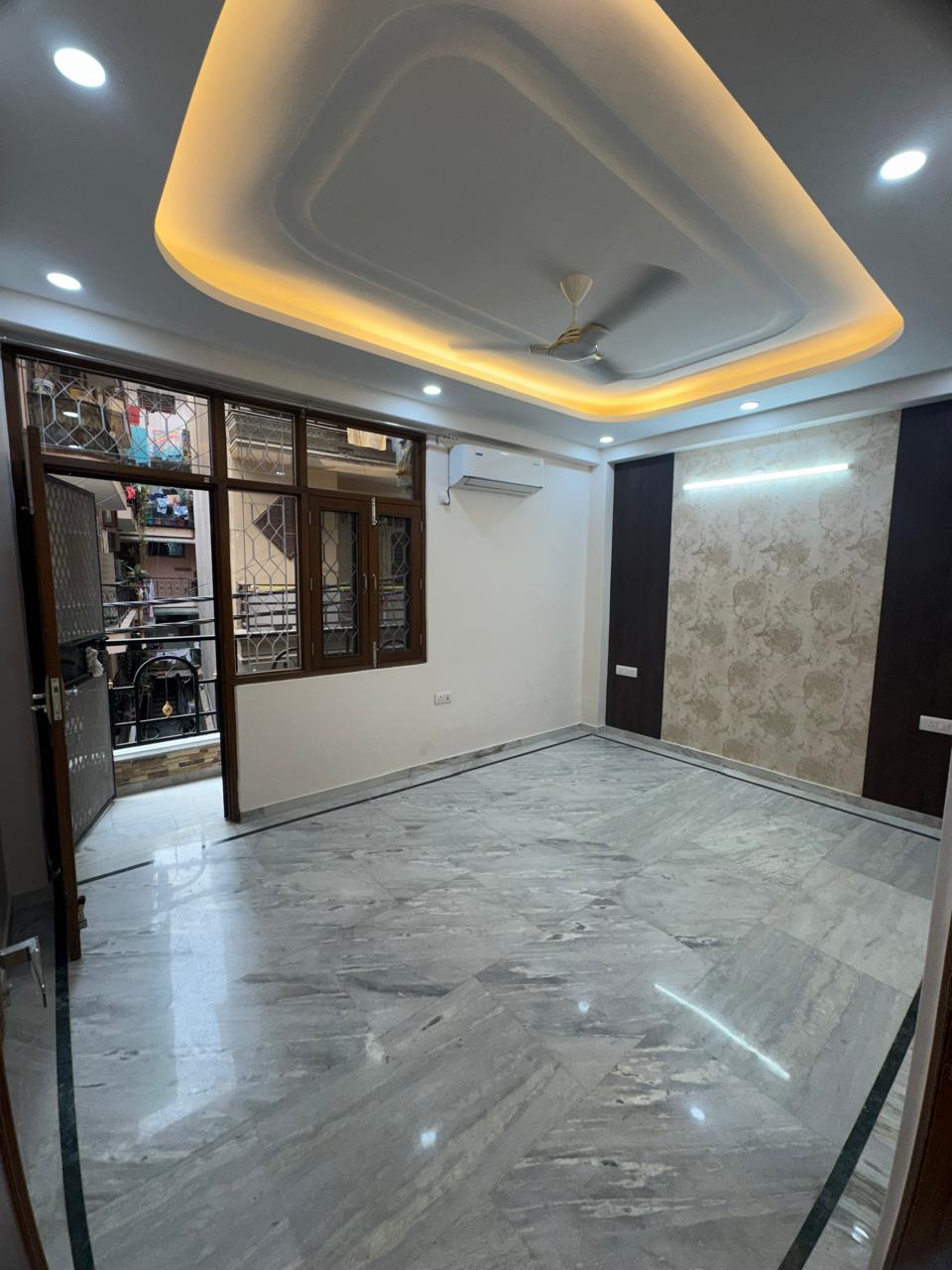3 BHK + Pooja Room,Servant Room,Study Room,Extra Room Apartment For Rent in Saket