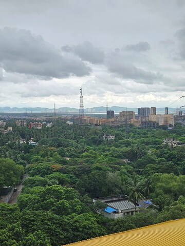 Plot Area in 2 BHK Apartment at Yash Signature, Chembur – for Rent