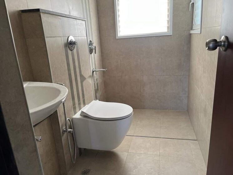 Bathroom, vj-yashone-infinitee 2 Bedroom 716 Sq.Ft. Apartment In Tathawade Pune 9048431