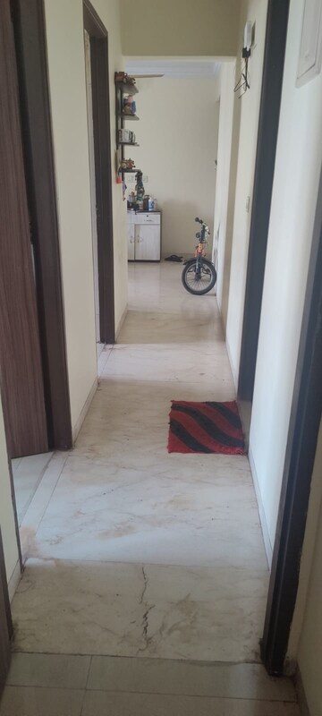 Room in 2 BHK Apartment at Kukreja Residency, Chembur – for Rent