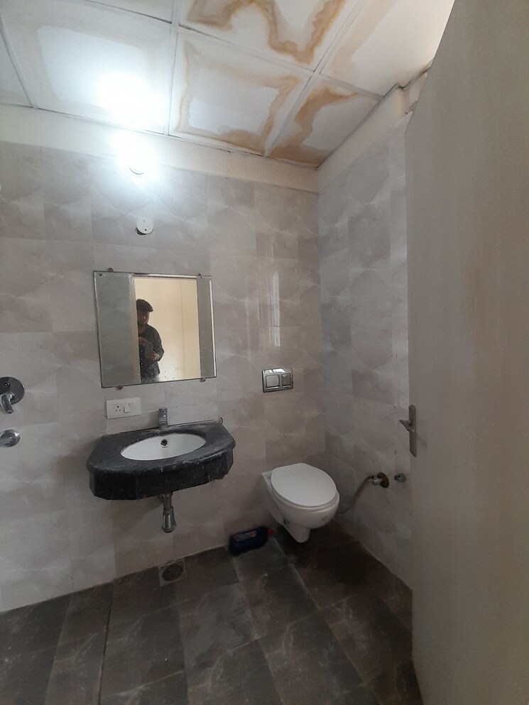 Bathroom, malwa-escon-arena 3 Bedroom 1685 Sq.Ft. Apartment In Lohgarh Zirakpur 9048451