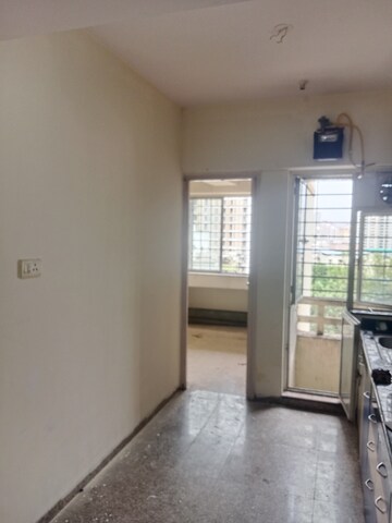 Room in 2.5 BHK Apartment at Siddhanchal CHS, Pawar Nagar – for Rent